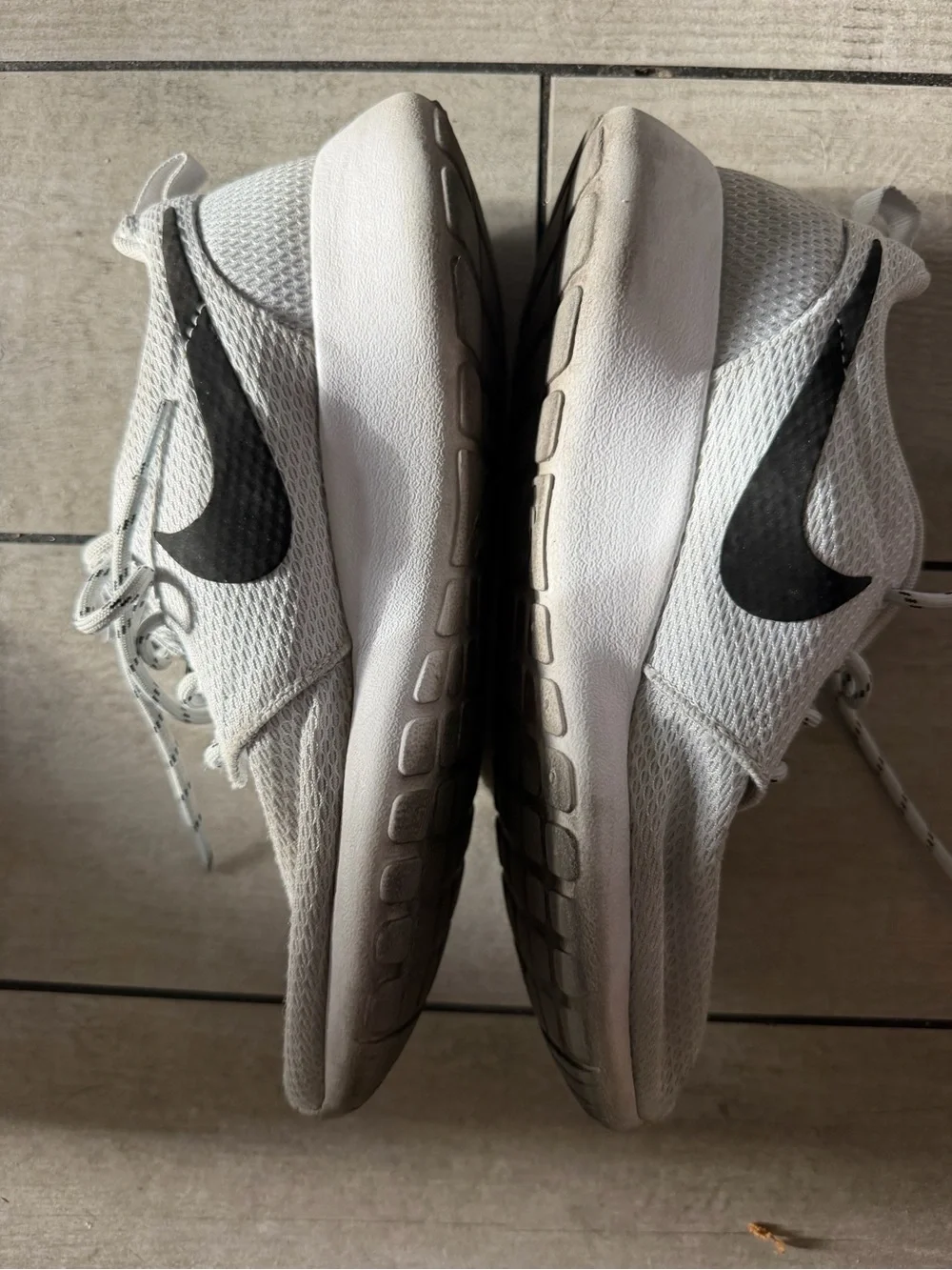 Nike women White Mesh Athletic Sneakers with Black Insole